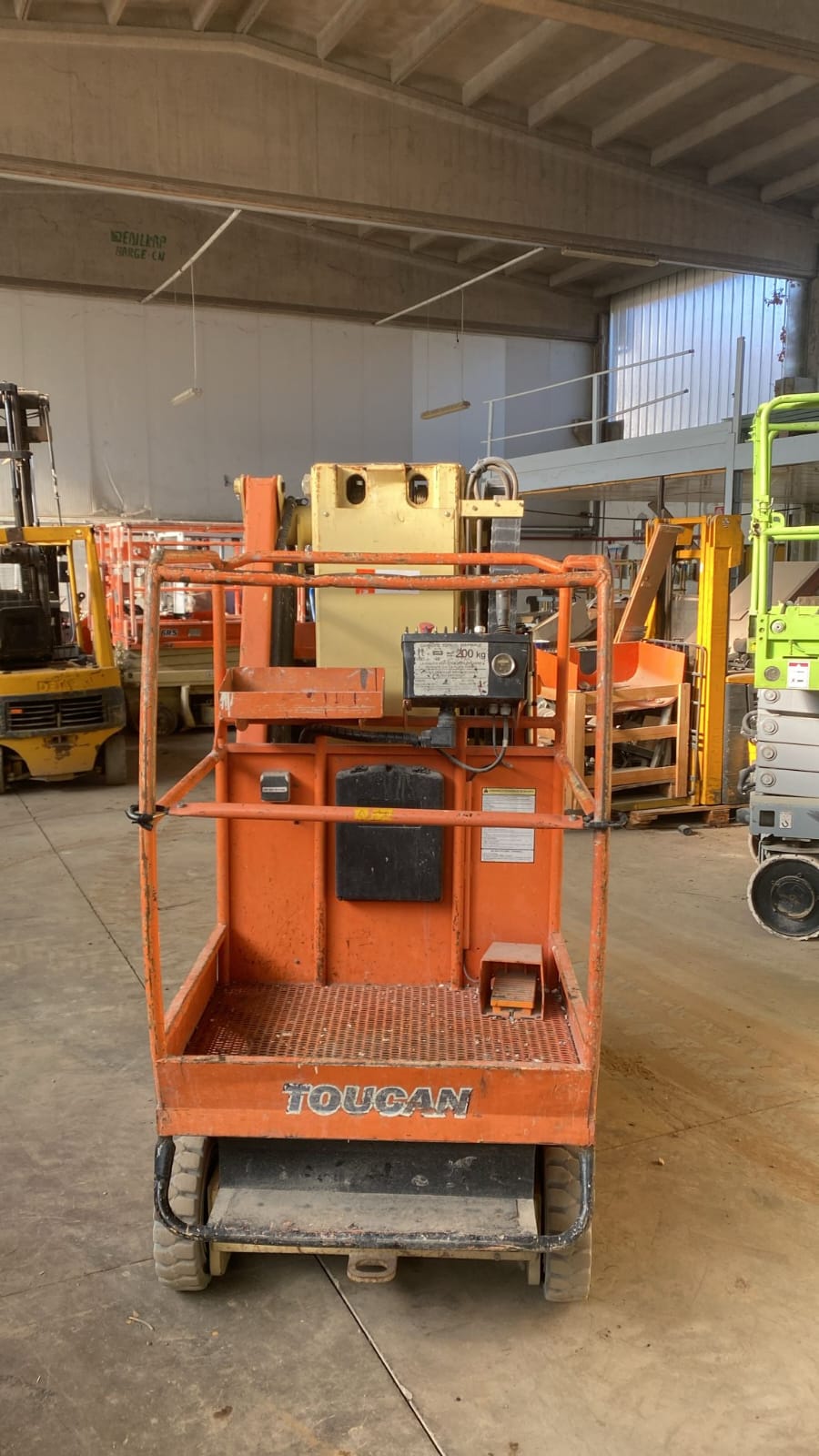 JLG toucan 800