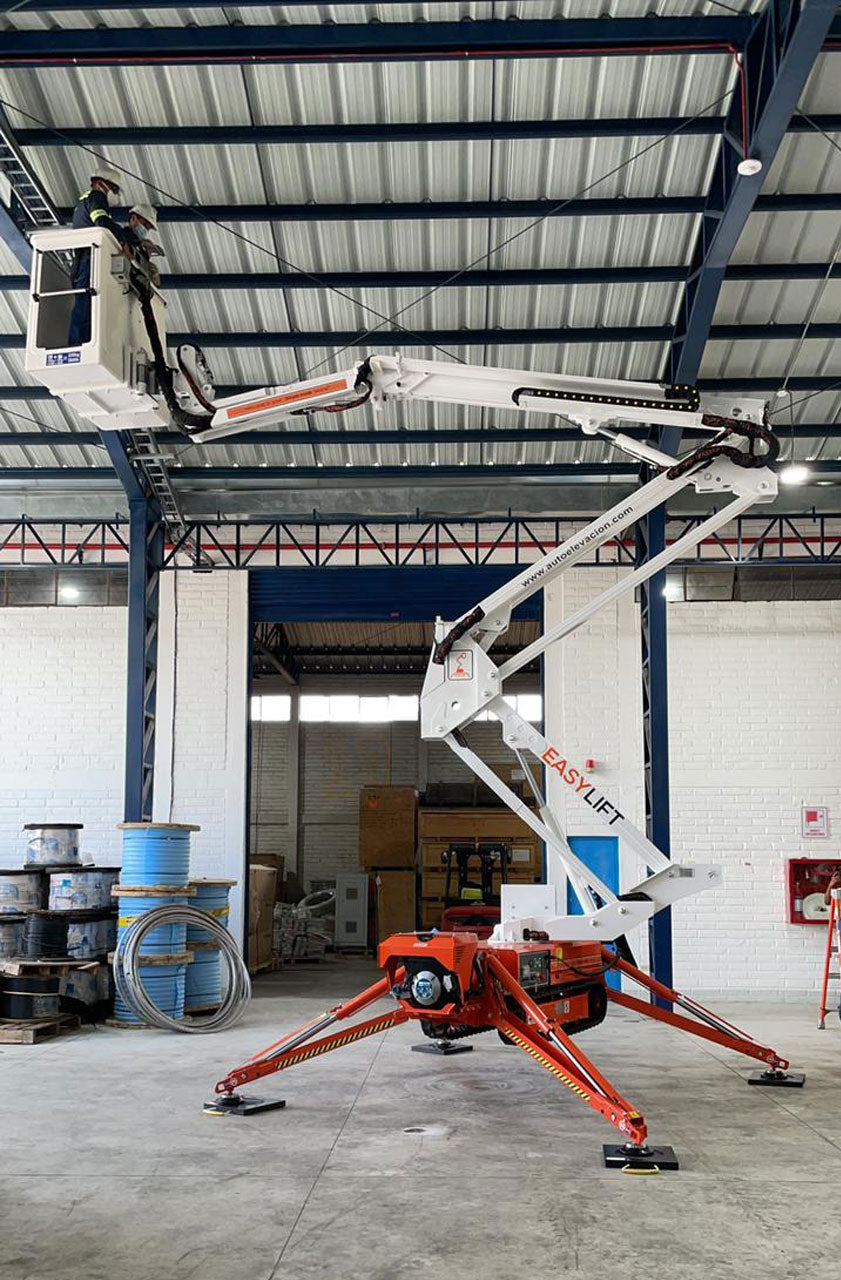 RA15: piattaforma aerea cingolata da 15 m