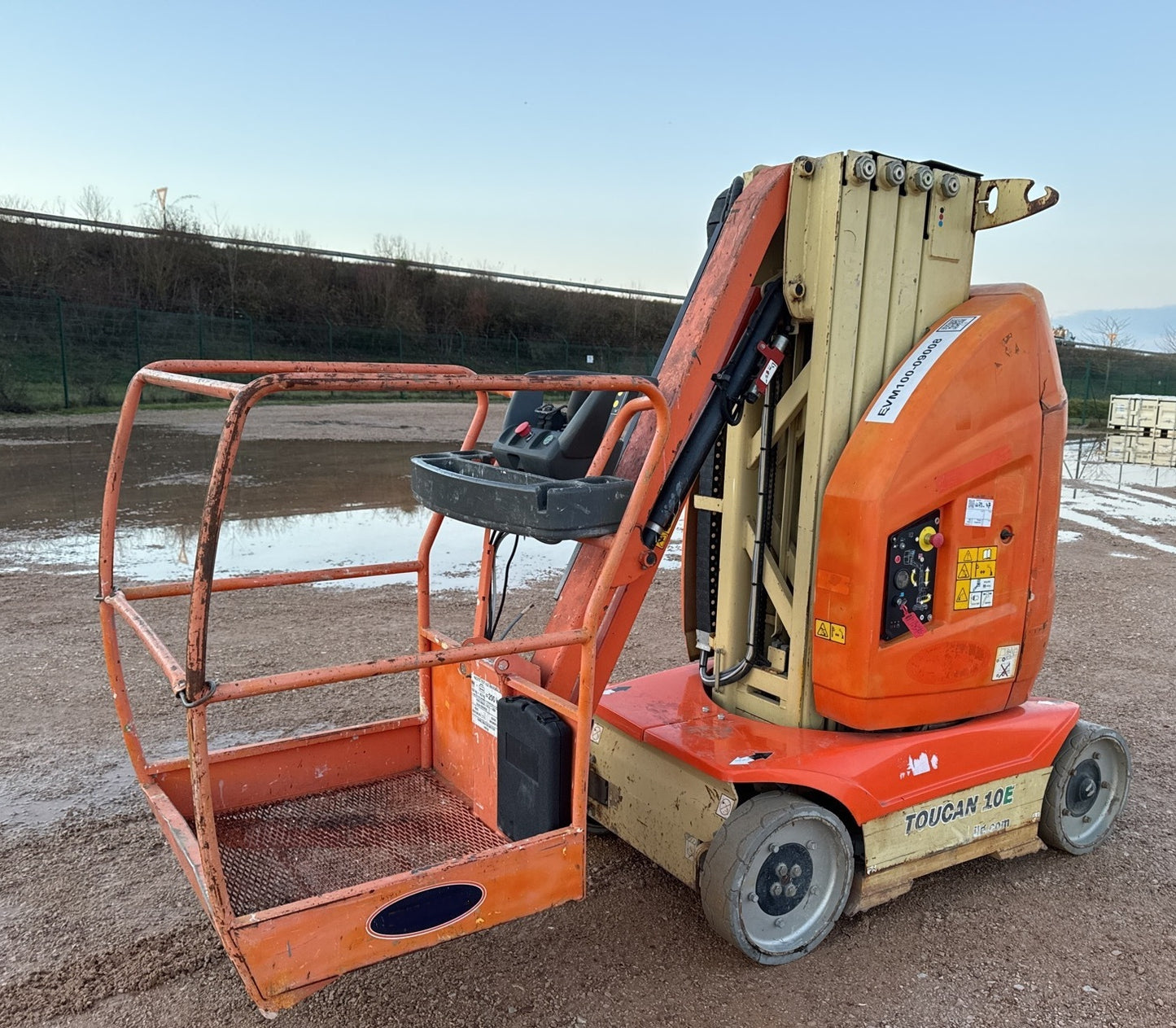 Toucan JLG 10e 2009