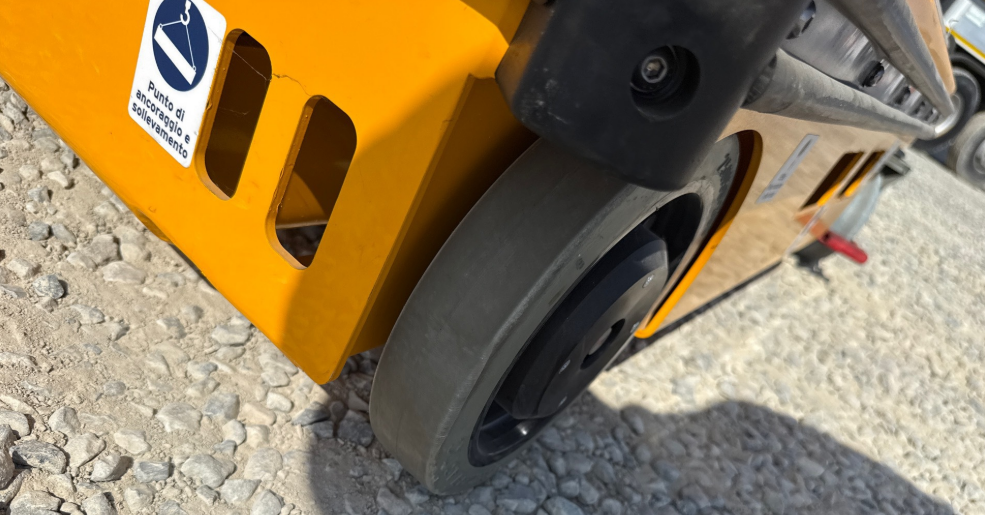 JLG Power Tower EcoLift 2.2 – Piattaforma aerea manuale compatta