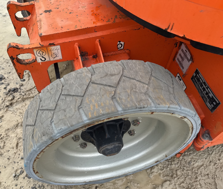 JLG E300AJP articolata elettrica con jib