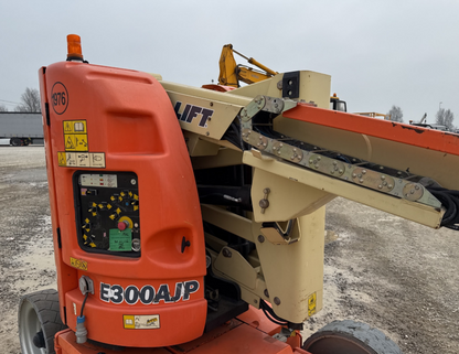 JLG E300AJP articolata elettrica con jib