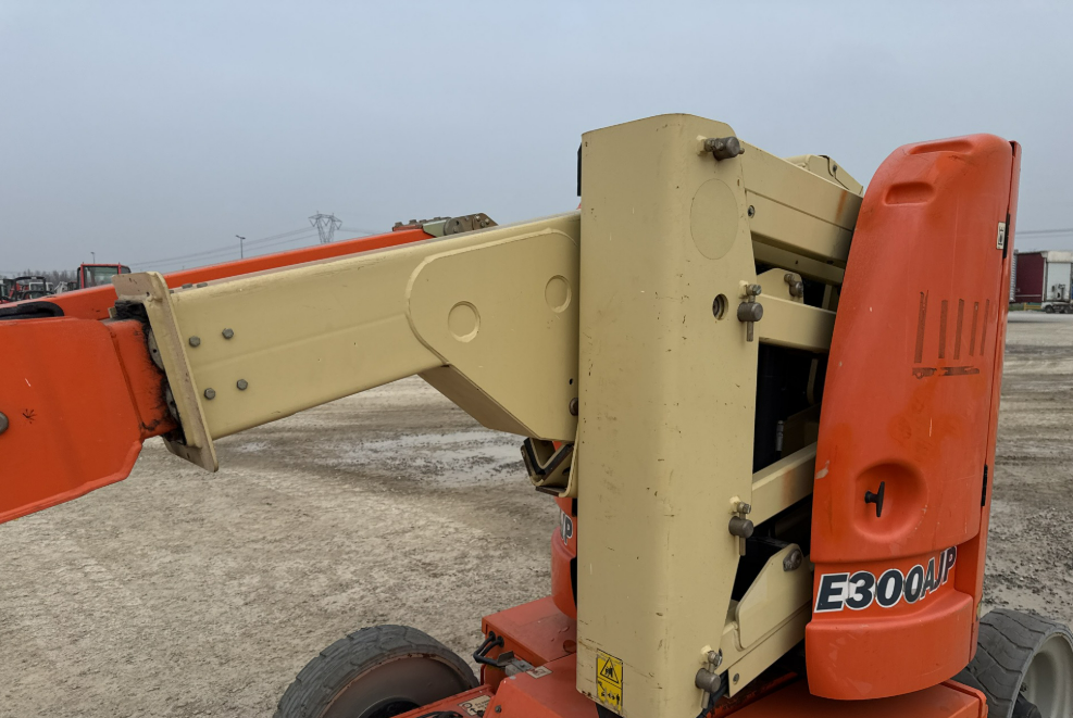 JLG E300AJP articolata elettrica con jib
