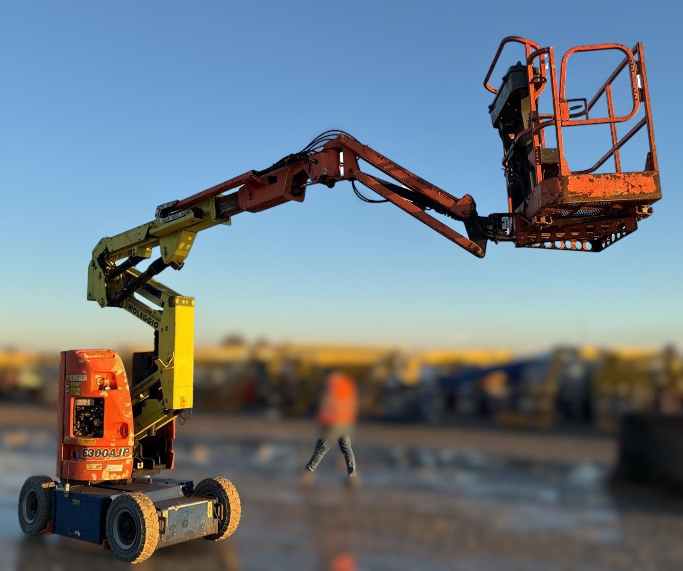 JLG E300AJP